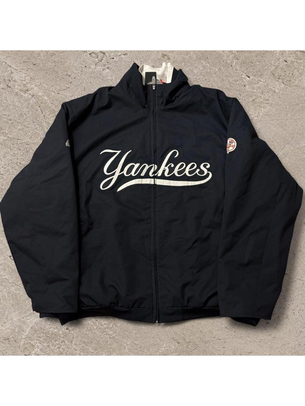 Crazy fire amazing condition vintage New York Yankees puffer jacket